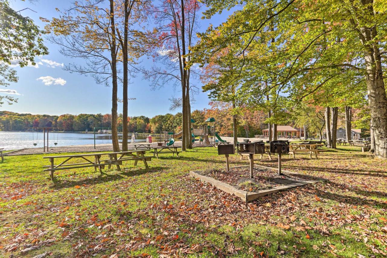 Poconos Vacation Walk To Locust Lake! * Pocono Lake